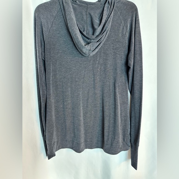 Gap Fit Lightweight Hoodie with Pockets and Thumb Hole Sleeves Size Med / Large - Picture 3 of 8